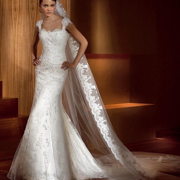 San Patrick Wedding dress - Picture 1 of 9